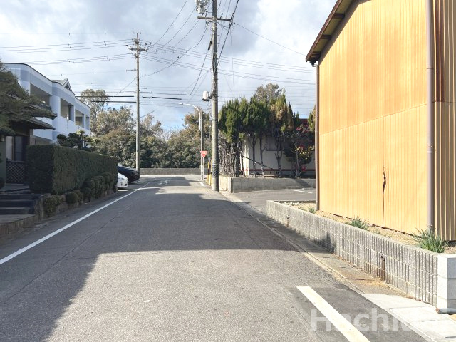 碧南市宮後町1丁目　新築分譲住宅＜全1棟＞の前面道路含む現地写真
