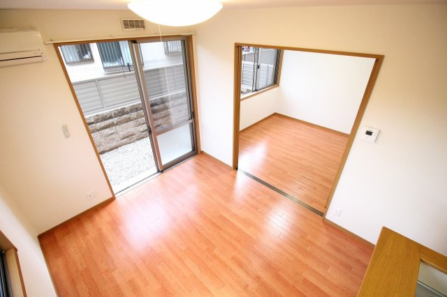 ベリテ神戸の居間・リビング|※お部屋により仕様が異なる場合があります※