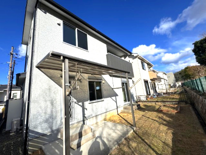 阪南市桃の木台７丁目　中古戸建の庭|緑を感じられる、贅沢なロケーション