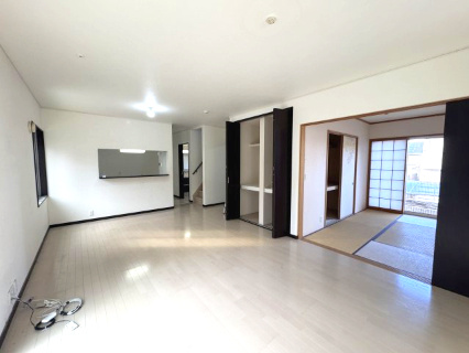 阪南市桃の木台７丁目　中古戸建の居間・リビング