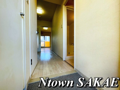 【玄関】 | カサグランデ新栄 | 収納もある玄関です