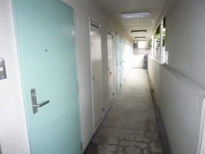 【ロビー】 | フィノ八番館 | マンション廊下もきれいになっています