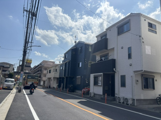 【前面道路含む現地写真】 | 横浜市戸塚区上倉田町　全1棟 | 前面道路