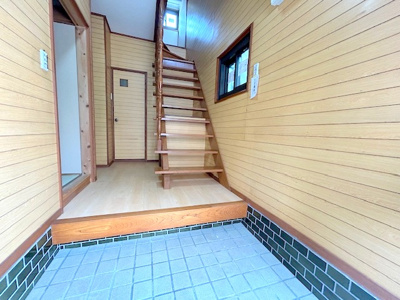 【玄関】 | 枚方市茄子作1丁目 戸建