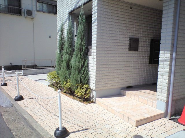 メゾン　シリウスのロビー|エントランスアプローチ