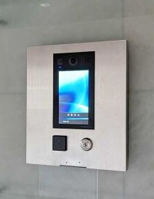 ラシュール・イン寺塚のセキュリティ|☆防犯も安心のオートロックエントランス！メールボックス、宅配ボックス付きです。