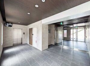 ラシュール・イン寺塚のロビー|☆防犯も安心　お洒落なオートロックエントランス！