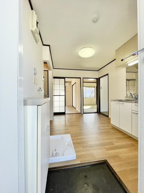 フレグランス南中山Cの玄関