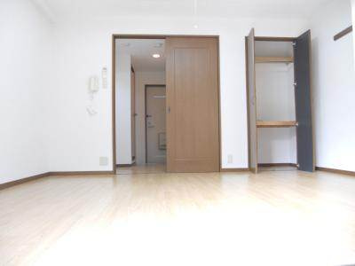 メゾンドゼフィールの寝室|洋室