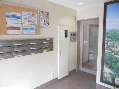 メゾンドゼフィールのエントランス