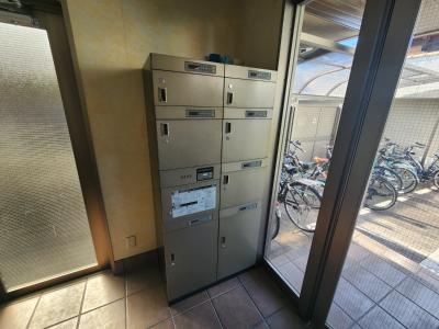 メゾンドゼフィールの玄関