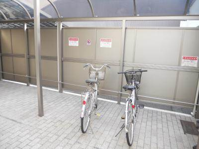 メゾンドゼフィールの駐車場|駐輪場