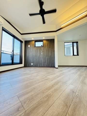 KAMAKURA RETREAT HOUSE ― 七里ガ浜、緑に包まれる杉板の家 ―の洋室