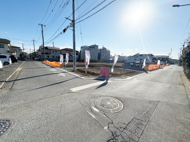 【前面道路含む現地写真】 | 三芳町北永井　建築条件無売地　全7区画　(ふじみ野店) | 前面道路5ｍのゆったりとした土地です