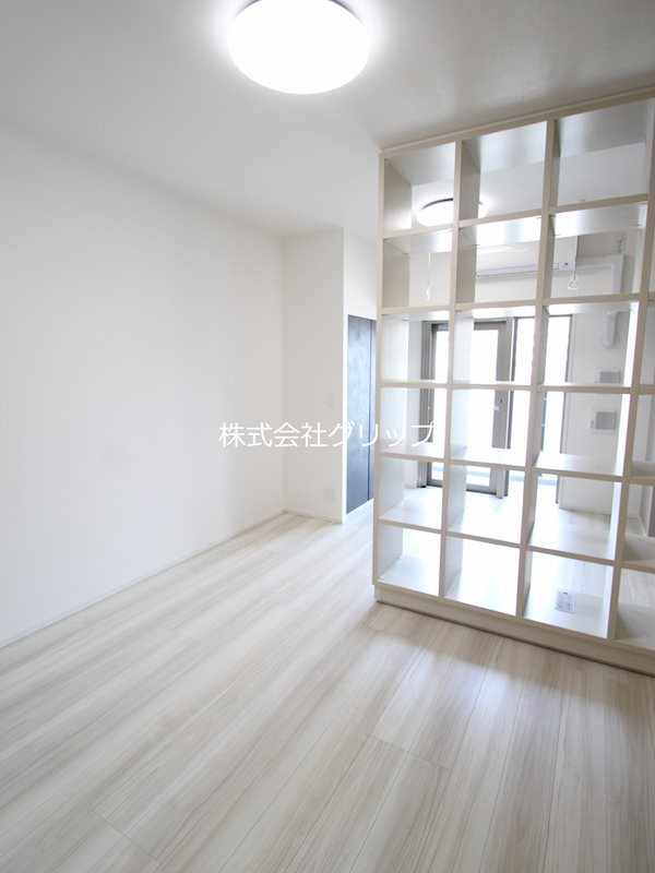 デュオステージ関内Ⅱの居間・リビング