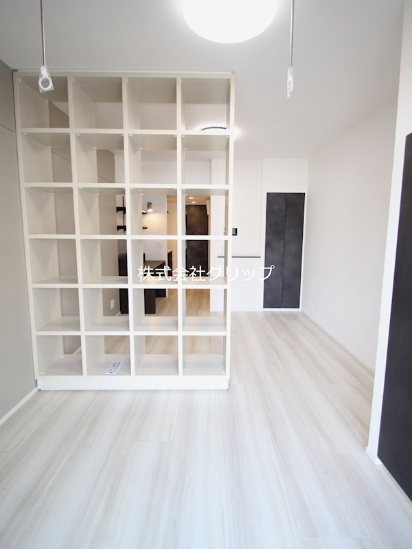 デュオステージ関内Ⅱの居間・リビング