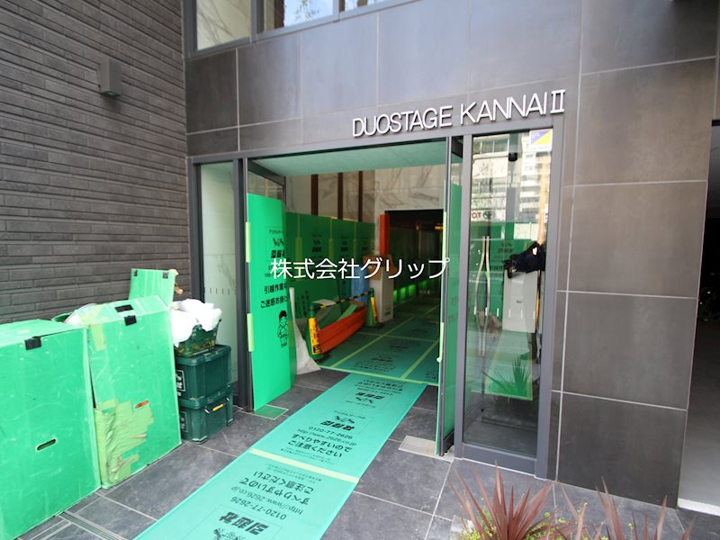 デュオステージ関内Ⅱのエントランス