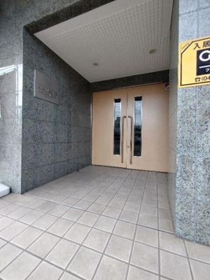 【エントランス】 | アヴァンツァーレ横浜子安