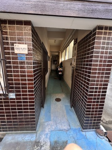 エーコープラッツのエントランス|ゆとりのあるエントランスです