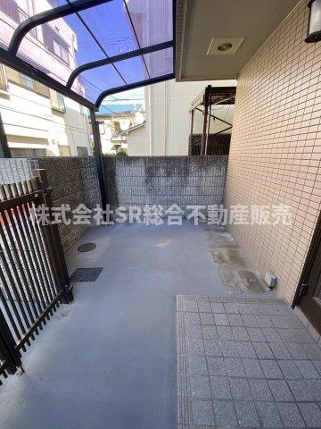 西堤楠町3丁目中古戸建のその他共用部分|屋根付きの自転車・バイク置場です！