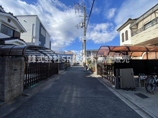 西堤楠町3丁目中古戸建の前面道路含む現地写真|前面道路含む現地写真です