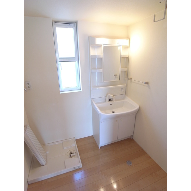 レガロ上津Bの洗面所|スペースが確保できる洗面所です