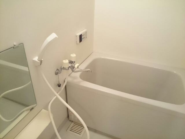 ウエスト・ビレッジⅡ番館の浴室