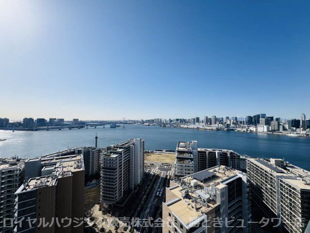 南側バルコニーからの眺望
東京湾・レインボーブリッジ・富士山を望む