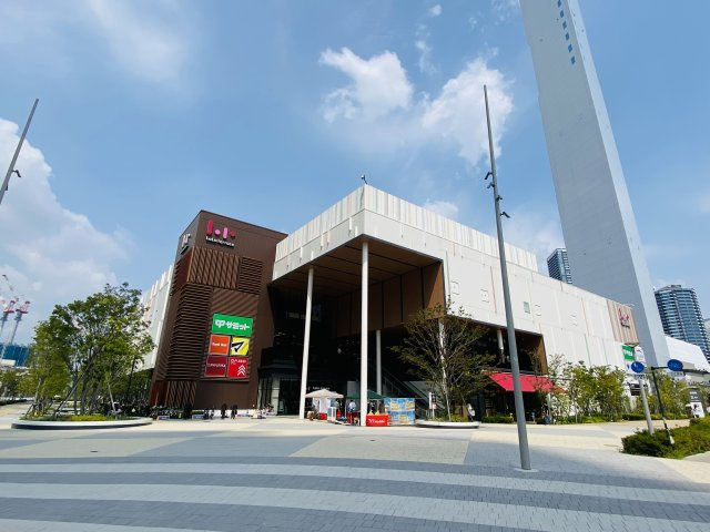 【近隣商業施設】
ららテラスHARUMI FLUGまで 約1m／1分