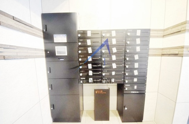 ＲＥＬＵＸＩＡ新大橋　Ｒｉｖｅｒ　Ｓｉｄｅのその他共用部分|宅配ボックスと集合ポストです。