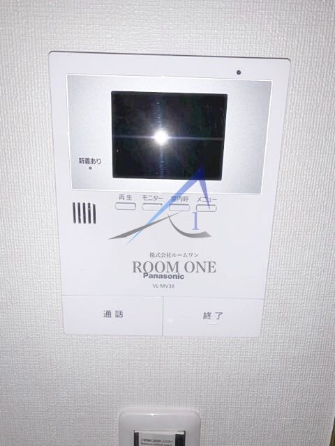 ジョリーメゾン高松のセキュリティ|モニター付きインターホンです。
