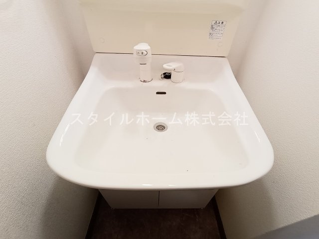 アゼリア２１の洗面所