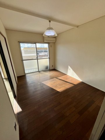 ハイツ寿の居間・リビング