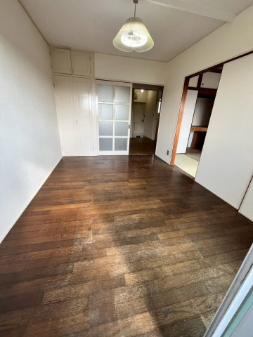 ハイツ寿の居間・リビング