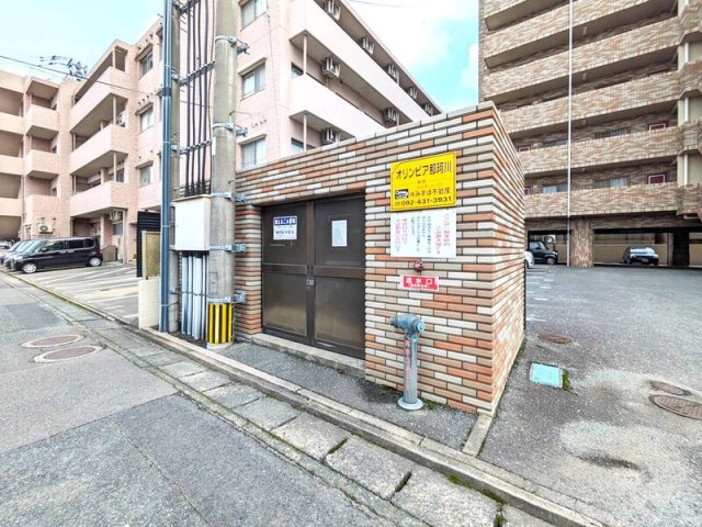 オリンピア那珂川のその他共用部分|☆お住まい敷地内に、安心の扉、屋根付きゴミ置き場♪