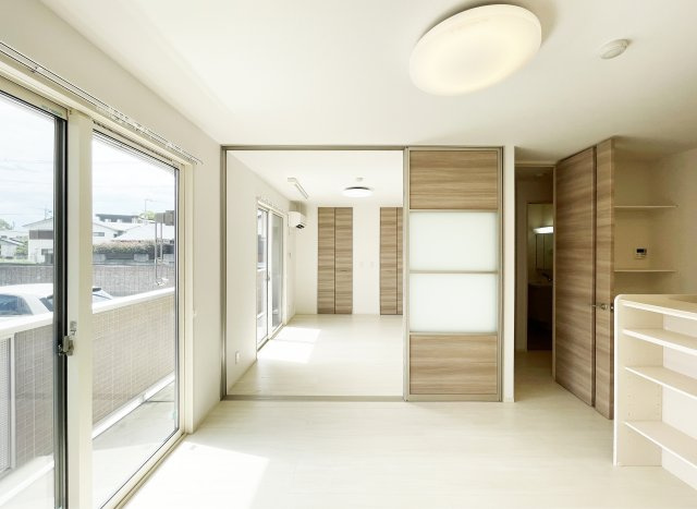 セジュールシンワの居間・リビング