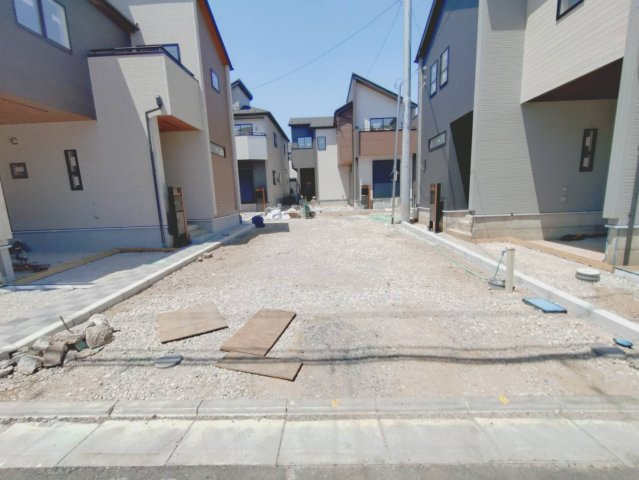【前面道路含む現地写真】の画像