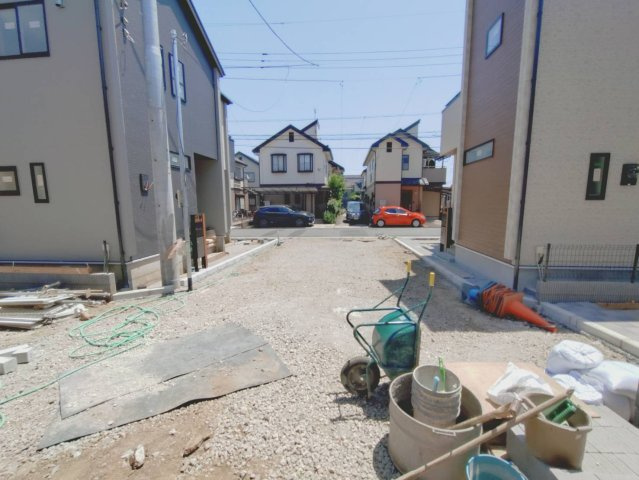 【前面道路含む現地写真】の画像