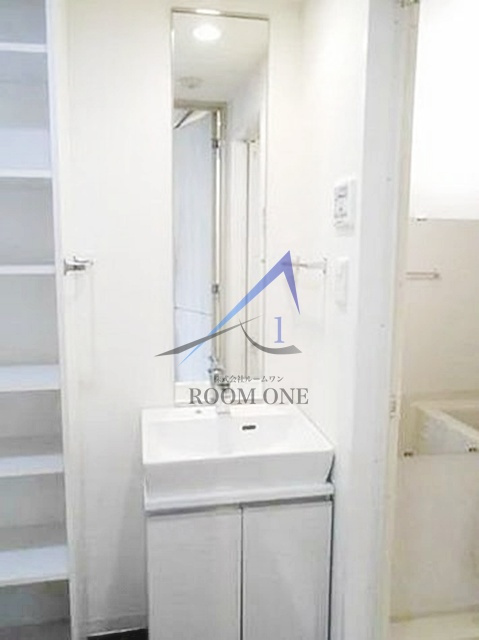 スカイコート東京ベイ東雲壱番館の洗面所|洗面台です。