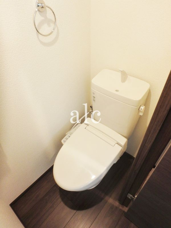 ルームズ中野B棟のトイレ|清潔感のあるトイレです