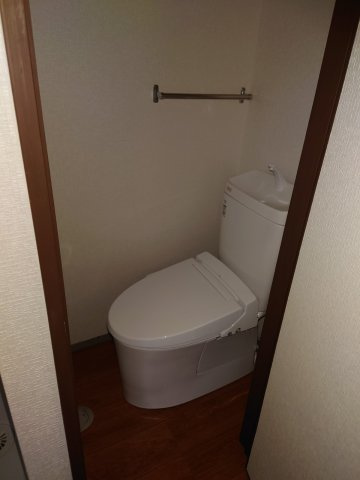 串間市大字西方のアパートのトイレ