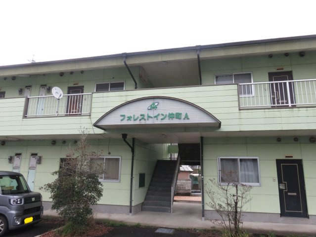 串間市大字西方のアパートの外観