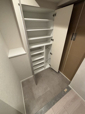 【玄関】 | スプランディッド上野North