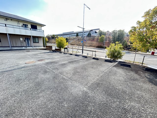 エントピア梅美Bの駐車場|駐車スペースもあります