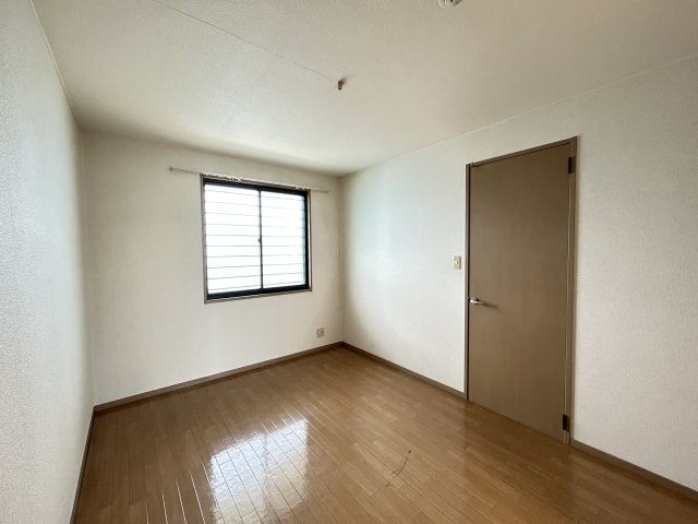 エントピア梅美Bの洋室|コンパクトで使いやすい洋室です