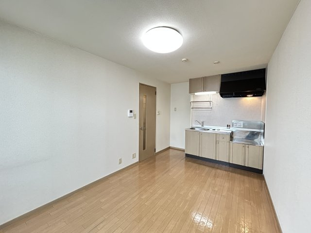 エントピア梅美Bの居間・リビング|使いやすい居間です