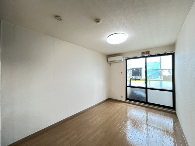 エントピア梅美Bの居間・リビング|ゆったりとしたリビングです