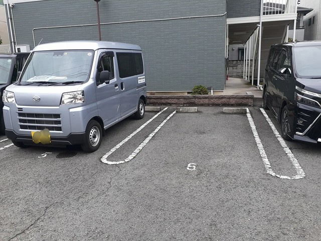 フェリースの駐車場
