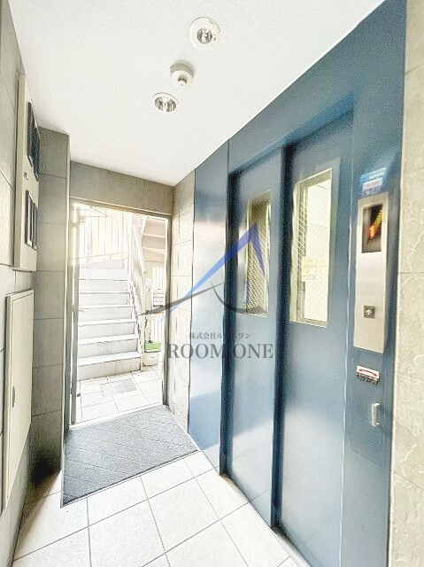 ＷＩＮＧ髙尾のその他共用部分|エレベーターです。