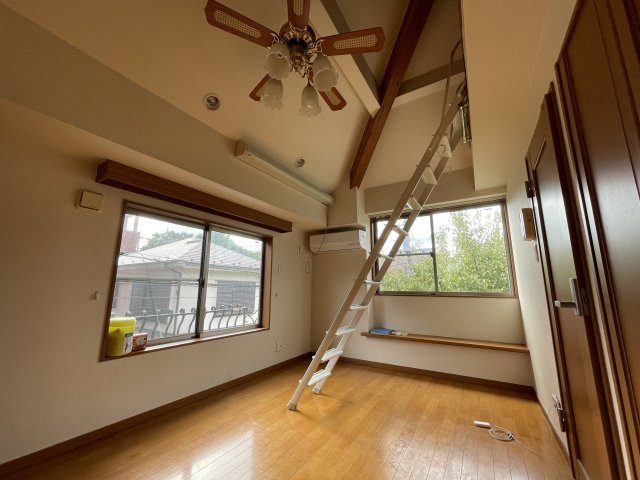 狛江市中和泉１丁目のアパートの寝室